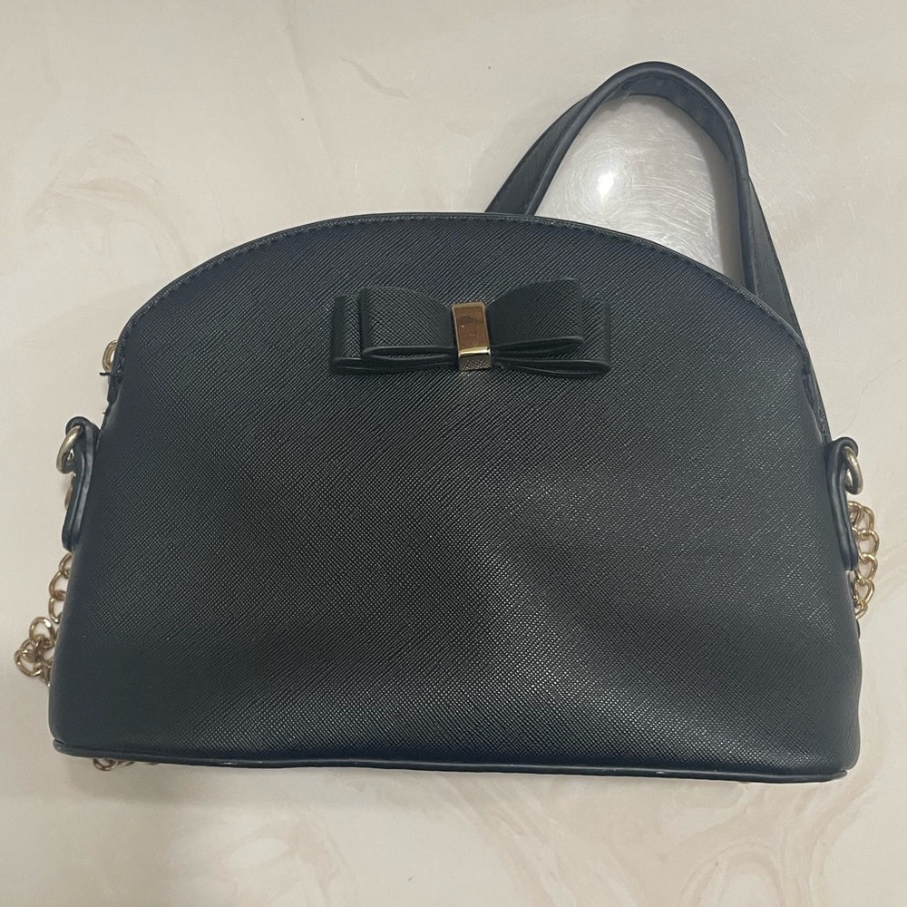 Cute Black Crossbody!!